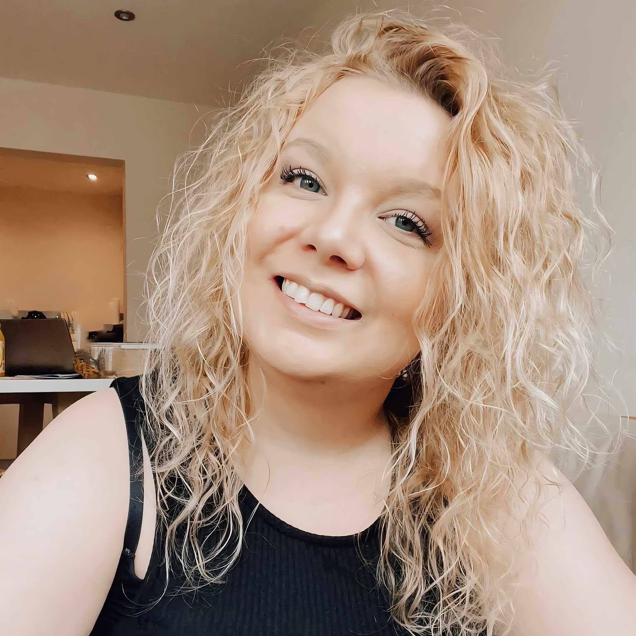 30 Inspiring Hairstyle Ideas for Thin Curly Hair